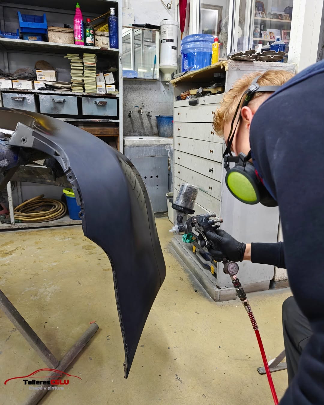 Trabajo de chapa y pintura
