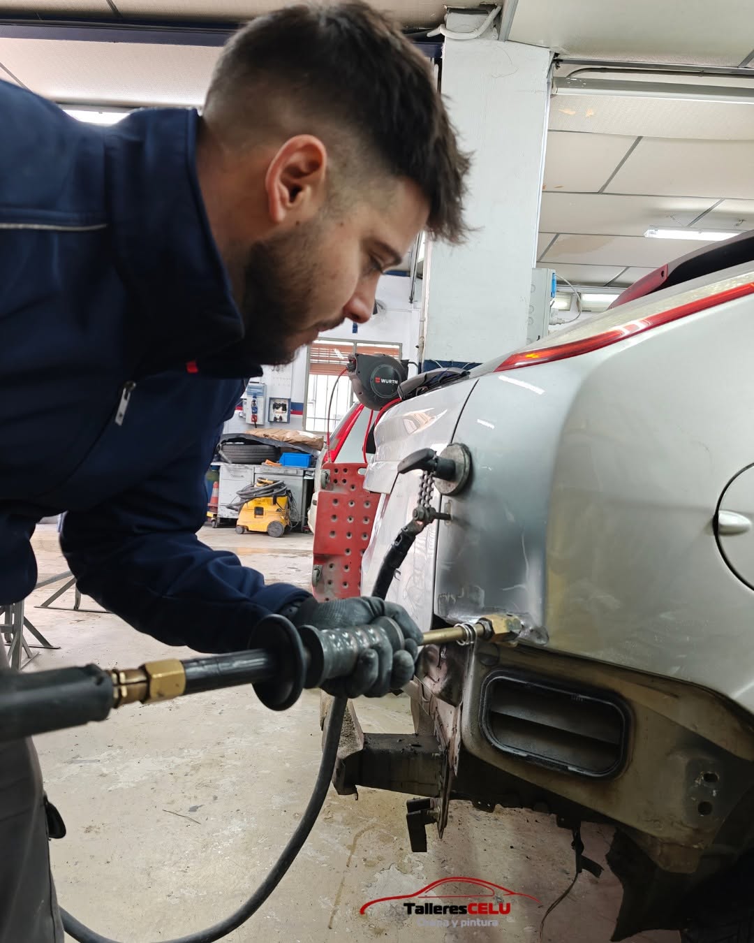 Trabajo de chapa y pintura